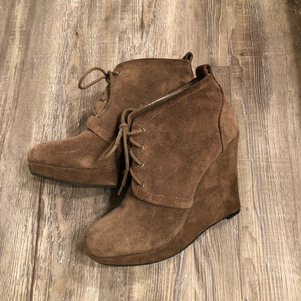 Suede grey wedge booties